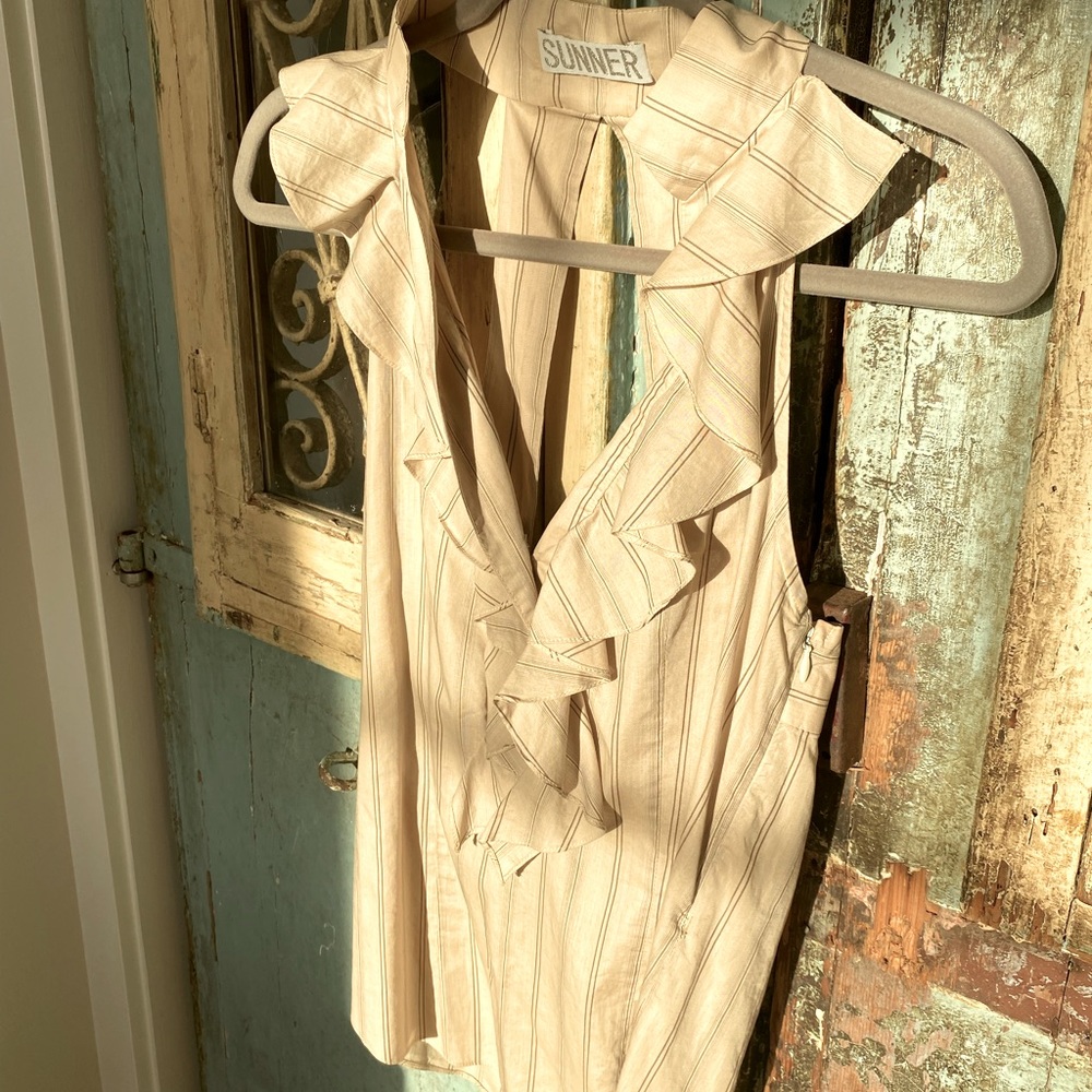 Sunner top. Great back and collar